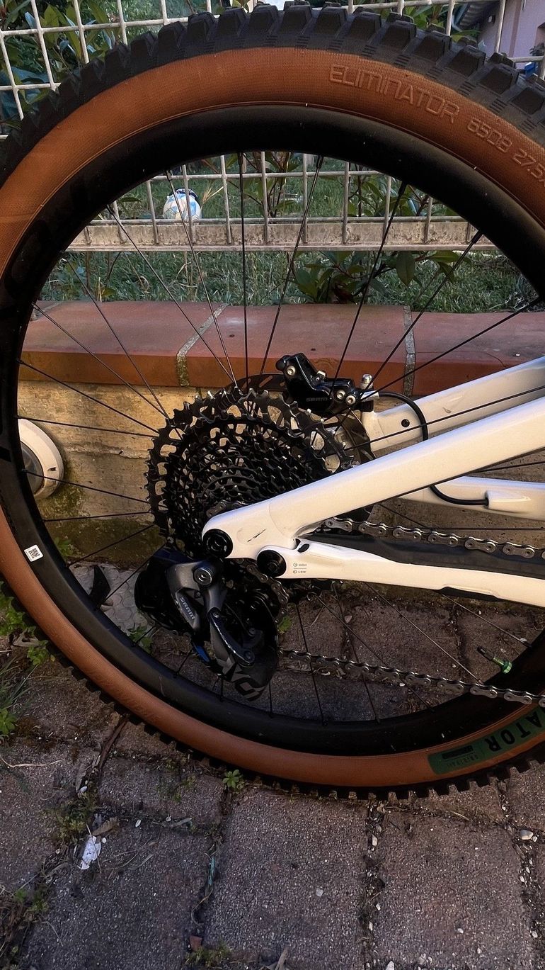 Used Specialized Stumpjumper EVO Pro 2023 2023 Mountainbike, White, 29 — image 7 of 7