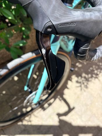 Used Bianchi oltre race Custom Shimano 105 Di2 2024 Road & Gravel, Blue — image 13 of 15