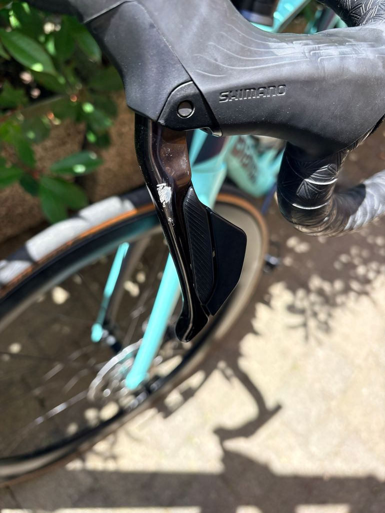 Used Bianchi oltre race Custom Shimano 105 Di2 2024 Road & Gravel, Blue — image 13 of 15