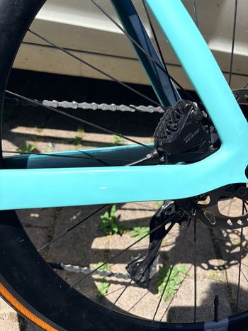 Used Bianchi oltre race Custom Shimano 105 Di2 2024 Road & Gravel, Blue — image 12 of 15