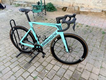 Used Bianchi oltre race Custom Shimano 105 Di2 2024 Road & Gravel, Blue — image 5 of 10