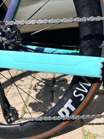 Used Bianchi oltre race Custom Shimano 105 Di2 2024 Road & Gravel, Blue — image 11 of 15