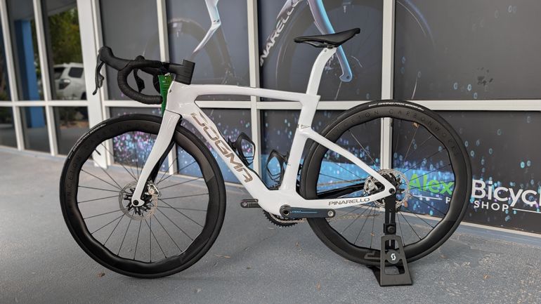 Used Pinarello DOGMA F SRAM RED ETAP AXS 2026 2026 Road & Gravel, White — image 2 of 5