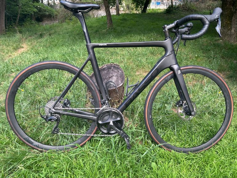 Used Basso Venta Shimano 105 2021 Road & Gravel, Black — image 1 of 7