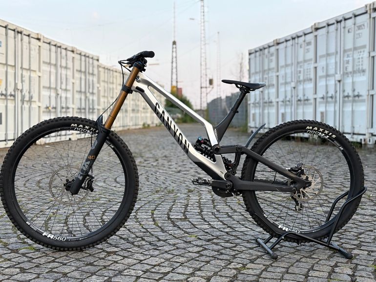 Used Canyon Sender CFR Mullet 2022 2022 Mountainbike, Black, 29, 27.5 — image 2 of 14