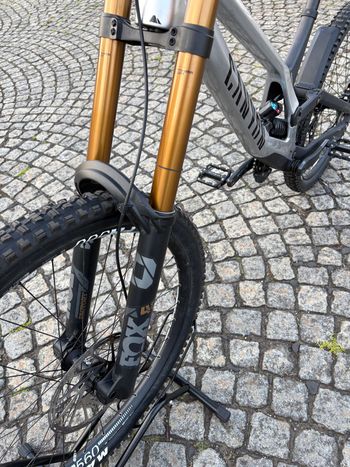 Used Canyon Sender CFR Mullet 2022 2022 Mountainbike, Black, 29, 27.5 — image 10 of 14