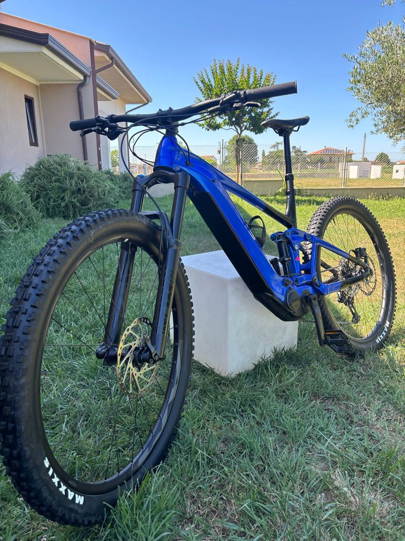 Używany Giant Trance X E+ 2 Pro 29er 2022 2022 Mountainbike — zdjęcie 2 z 3