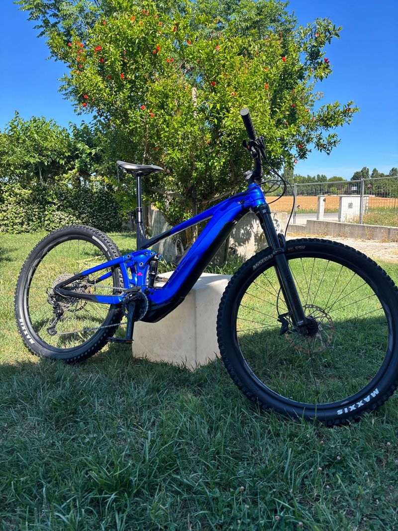 Używany Giant Trance X E+ 2 Pro 29er 2022 2022 Mountainbike — zdjęcie 1 z 3