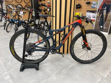 Gebrauchtes Orbea OIZ M10 2019 2019 Mountainbike, Blau, 27.5 — Bild 1 von 3