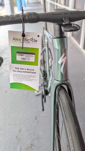 Used Specialized S-Works Tarmac SL8 - SRAM RED AXS 2026 2026 Road & Gravel, Green — image 4 of 5