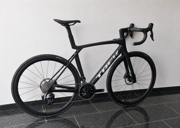 Used Trek Madone SL 6 AXS Gen 8 2025 2025 Road & Gravel, Black — image 2 of 8