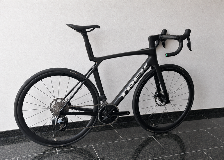 Used Trek Madone SL 6 AXS Gen 8 2025 2025 Road & Gravel, Black — image 2 of 8