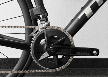 Used Trek Madone SL 6 AXS Gen 8 2025 2025 Road & Gravel, Black — image 3 of 8