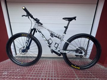 Used KTM Scarp Sram Eagle Transmission XX SL 2025 Mountainbike, White — image 2 of 10