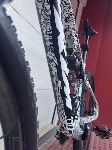 Used KTM Scarp Sram Eagle Transmission XX SL 2025 Mountainbike, White — image 9 of 10