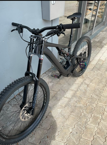 Used Specialized Turbo Kenevo Expert 2021 2021 Mountainbike, Black, 27.5 — image 8 of 17