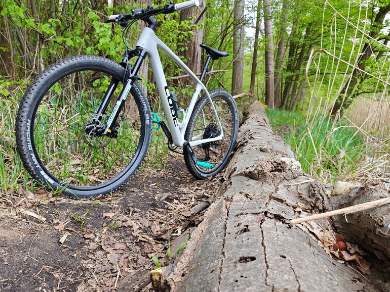 Used CUBE REACTION C:62, ONE 2025 2025 Mountainbike, White, 27.5, 29 — image 3 of 3