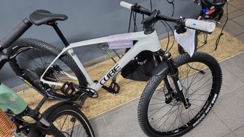 Used CUBE REACTION C:62, ONE 2025 2025 Mountainbike, White, 27.5, 29 — image 2 of 3