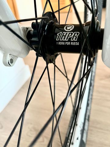 Używany Specialized Custom Shimano Deore 2014 Mountainbike — zdjęcie 5 z 7