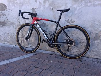 Used Trek Emonda Shimano Ultegra Di2 2022 Road & Gravel, Blue — image 2 of 6