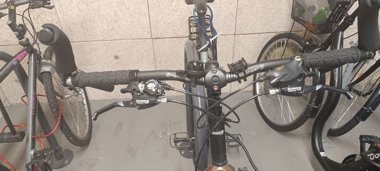 Gebrauchtes DECATHLON Custom Shimano Altus 2009 Mountainbike, Hellgrau — Bild 6 von 7