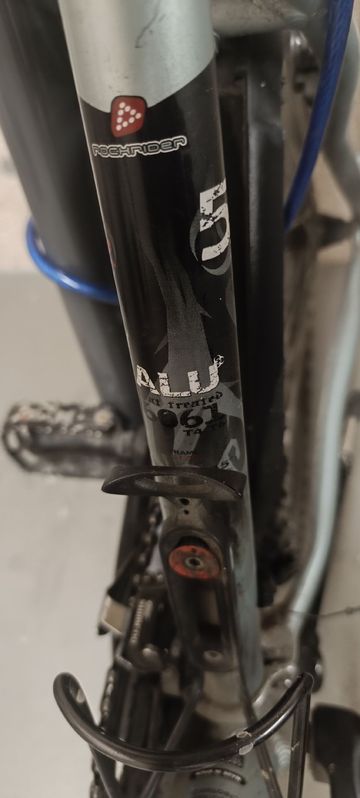 Used DECATHLON Custom Shimano Altus 2009 Mountainbike, Light Gray — image 4 of 7