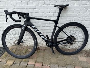 Used Factor Ostro SRAM Force eTap AXS 2023 Road & Gravel, Black — image 2 of 12