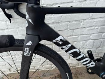 Used Factor Ostro SRAM Force eTap AXS 2023 Road & Gravel, Black — image 4 of 12