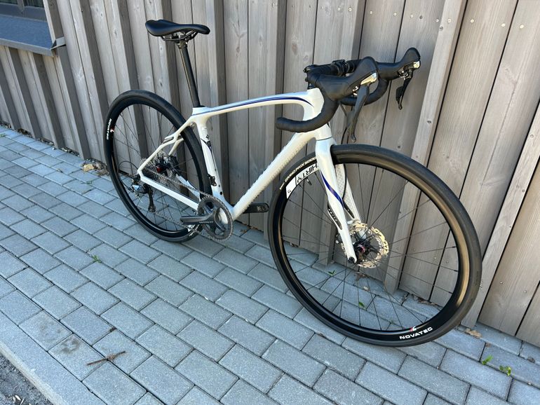 Used Specialized Ruby Elite Disc 2016 2016 Road & Gravel, White — image 4 of 6