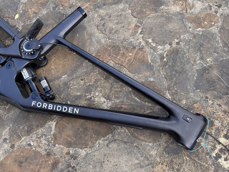 Used Forbidden Dreadnought Frame 2021 Frameset 2021 Mountainbike, Black, 29 — image 3 of 7