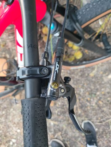 Used Trek Procaliber 9.8 2023 2023 Mountainbike, Red, 29 — image 7 of 8