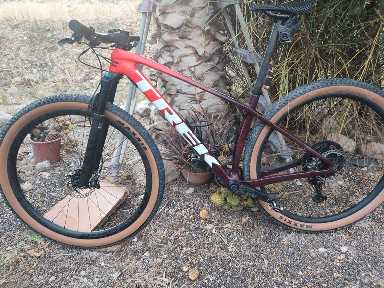 Używany Trek Procaliber 9.8 2023 2023 Mountainbike — zdjęcie 2 z 8