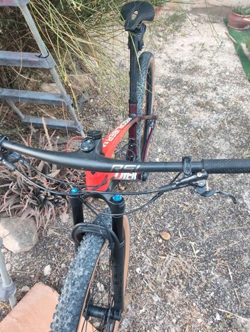 Used Trek Procaliber 9.8 2023 2023 Mountainbike, Red, 29 — image 4 of 8
