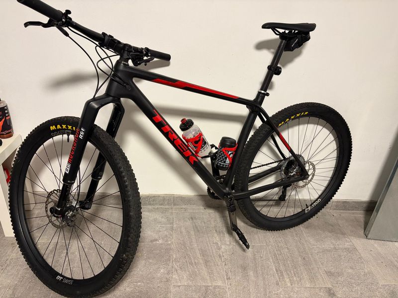Used Trek Procaliber 9.9 SL 2016 2016 Mountainbike, Black, 27.5, 29 — image 1 of 7