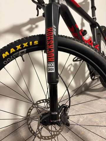 Used Trek Procaliber 9.9 SL 2016 2016 Mountainbike, Black, 27.5, 29 — image 2 of 7