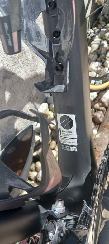 Tweedehands Canyon Ultimate WMN CF SL Disc 7.0 2019 2019 Road & Gravel — afbeelding 3 van 10