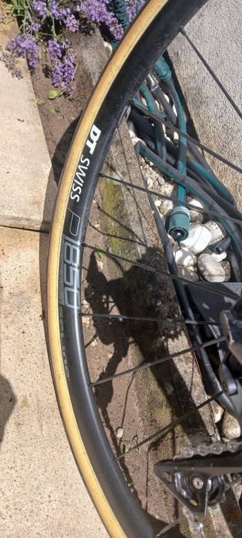 Tweedehands Canyon Ultimate WMN CF SL Disc 7.0 2019 2019 Road & Gravel — afbeelding 6 van 10