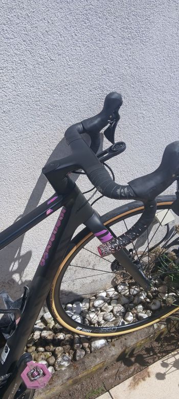 Tweedehands Canyon Ultimate WMN CF SL Disc 7.0 2019 2019 Road & Gravel — afbeelding 9 van 10