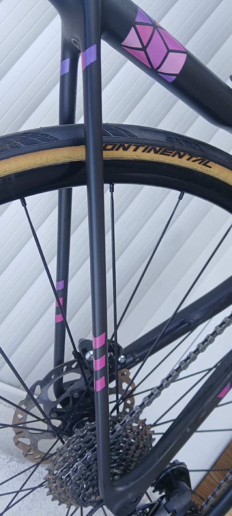 Used Canyon Ultimate WMN CF SL Disc 7.0 2019 2019 Road & Gravel, Black — image 11 of 31