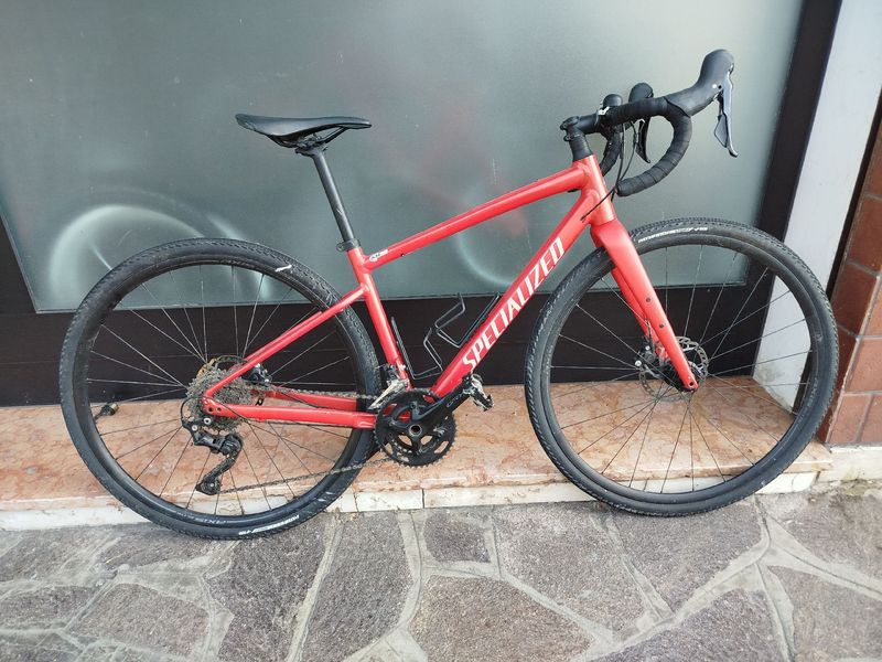 Specialized Diverge Elite E5 2023 2023 Road & Gravel de segunda mano, Rojo — imagen 1 de 8