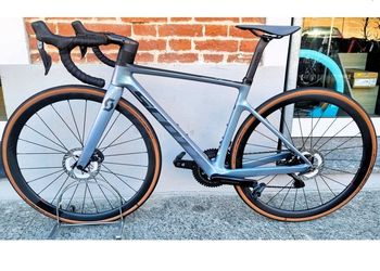 Used Scott Addict RC 15 2024 Road & Gravel, Light Gray — image 2 of 13