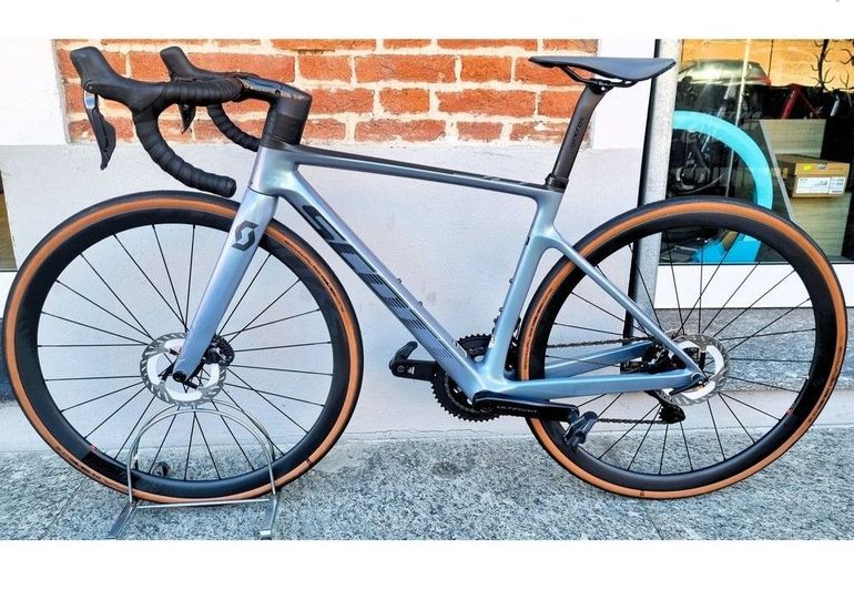 Used Scott Addict RC 15 2024 Road & Gravel, Light Gray — image 2 of 13