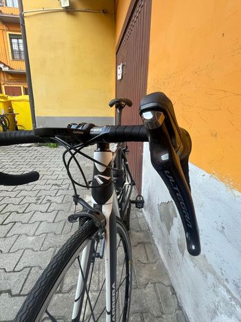 Używany Carrera Custom Shimano Ultegra 2018 Road & Gravel — zdjęcie 4 z 6