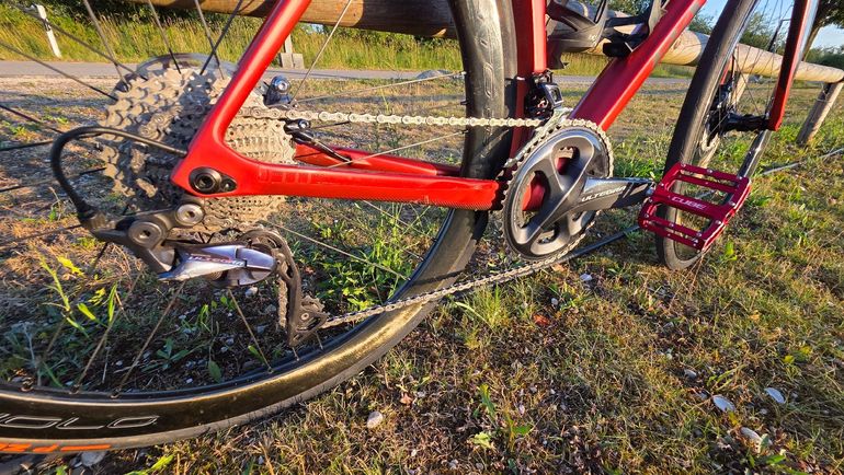 Used Basso Astra Shimano Ultegra 2022 Road & Gravel, Red — image 3 of 8