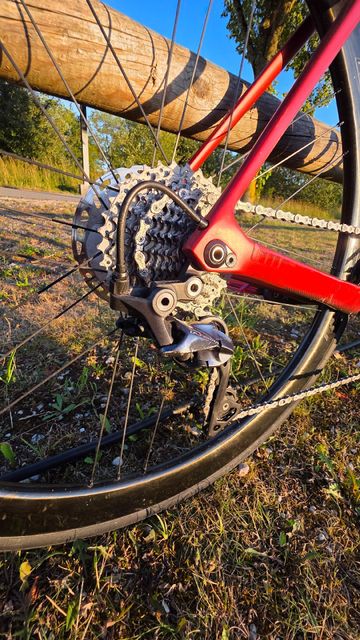 Used Basso Astra Shimano Ultegra 2022 Road & Gravel, Red — image 6 of 8