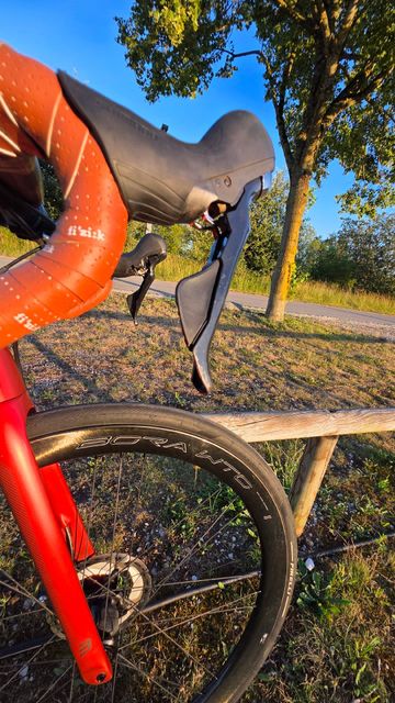 Used Basso Astra Shimano Ultegra 2022 Road & Gravel, Red — image 5 of 8