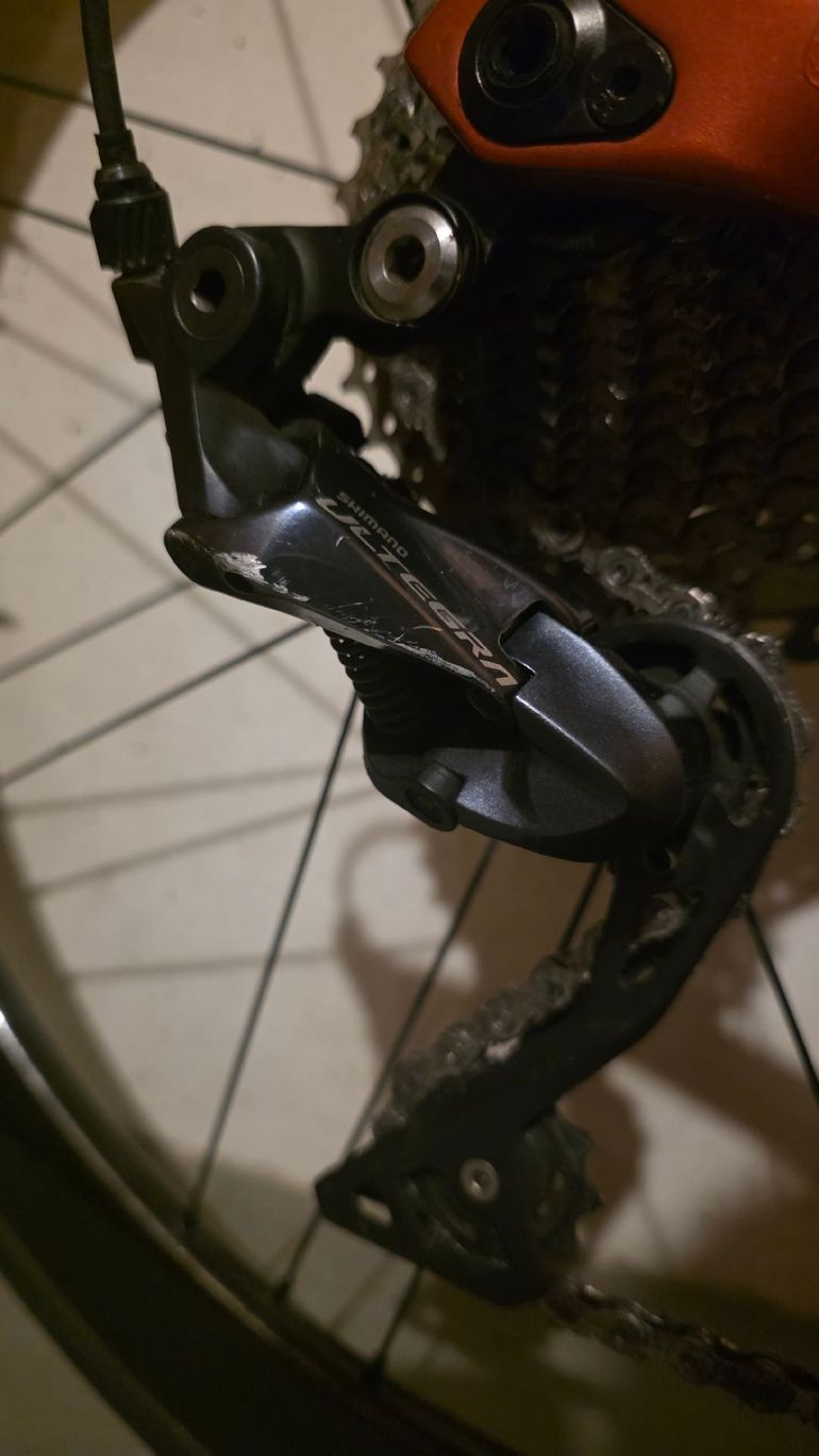 Used Basso Astra Shimano Ultegra 2022 Road & Gravel, Red — image 6 of 7