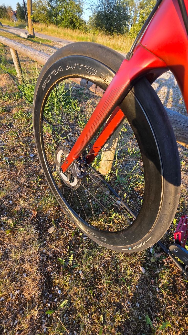 Used Basso Astra Shimano Ultegra 2022 Road & Gravel, Red — image 7 of 8