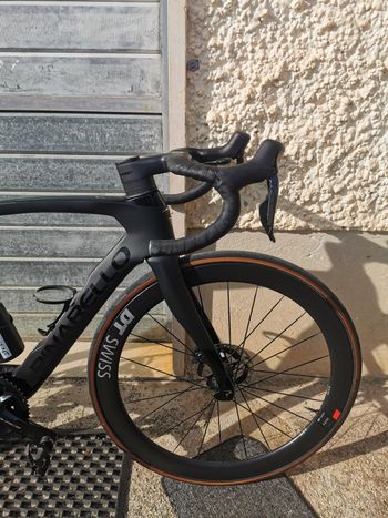 Używany Pinarello DOGMA F DURA ACE Di2 2025 2025 Road & Gravel — zdjęcie 6 z 7