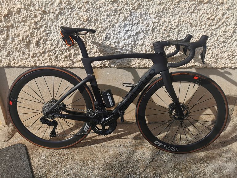 Używany Pinarello DOGMA F DURA ACE Di2 2025 2025 Road & Gravel — zdjęcie 2 z 7
